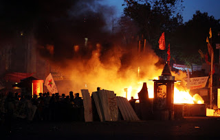 The view on the edge of the park - it was much more peaceful inside